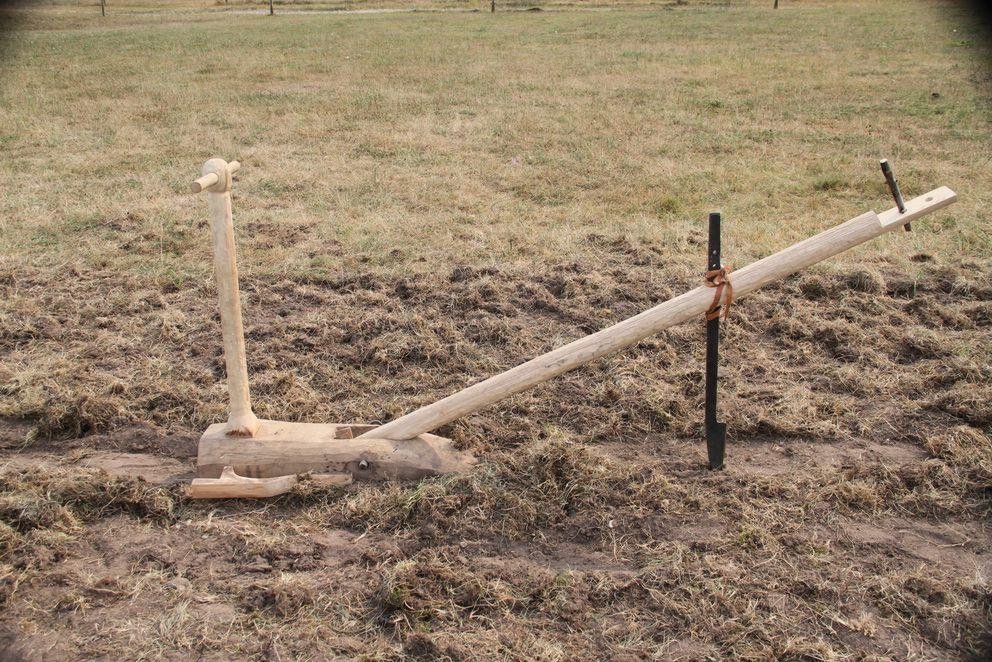 Nachbau eines römischen Hakenpfluges Nachbau eines römischen Hakenpfluges
