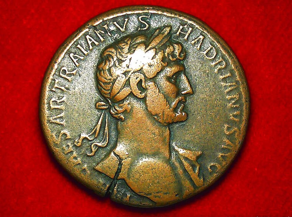 Antike Münze mit Hadrian Portrait