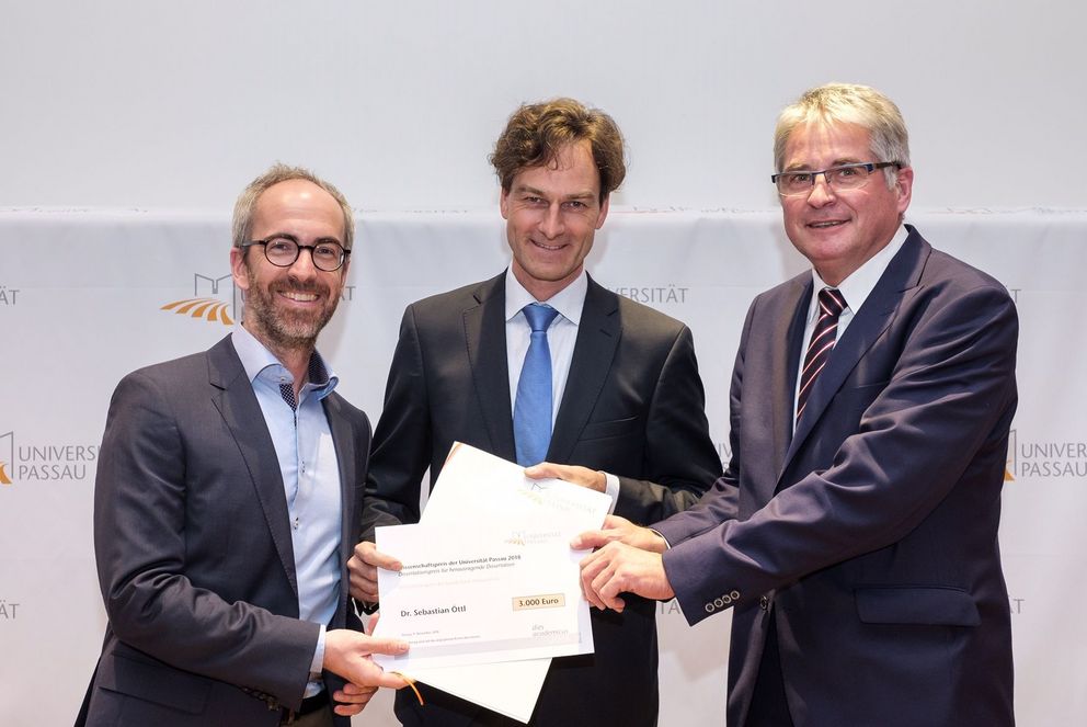 Sparda Bank Ostbayern eG Thesis Prize awarded to Dr Sebastian Öttl