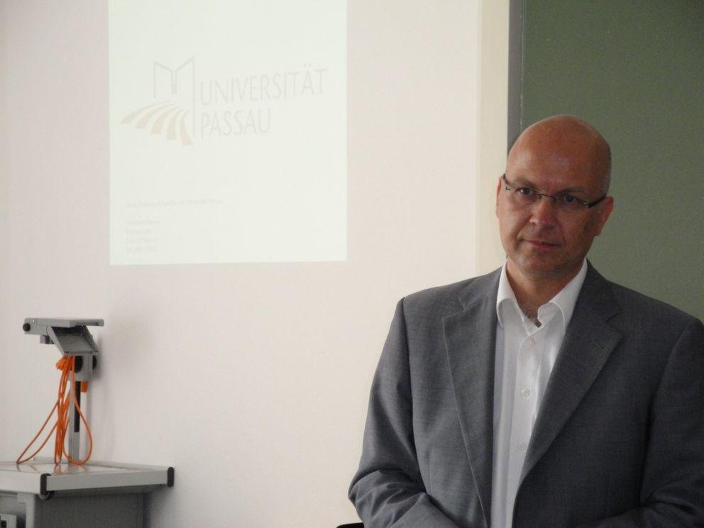[Translate to Englisch:] Gastvortrag Dr. Peter Dreyer