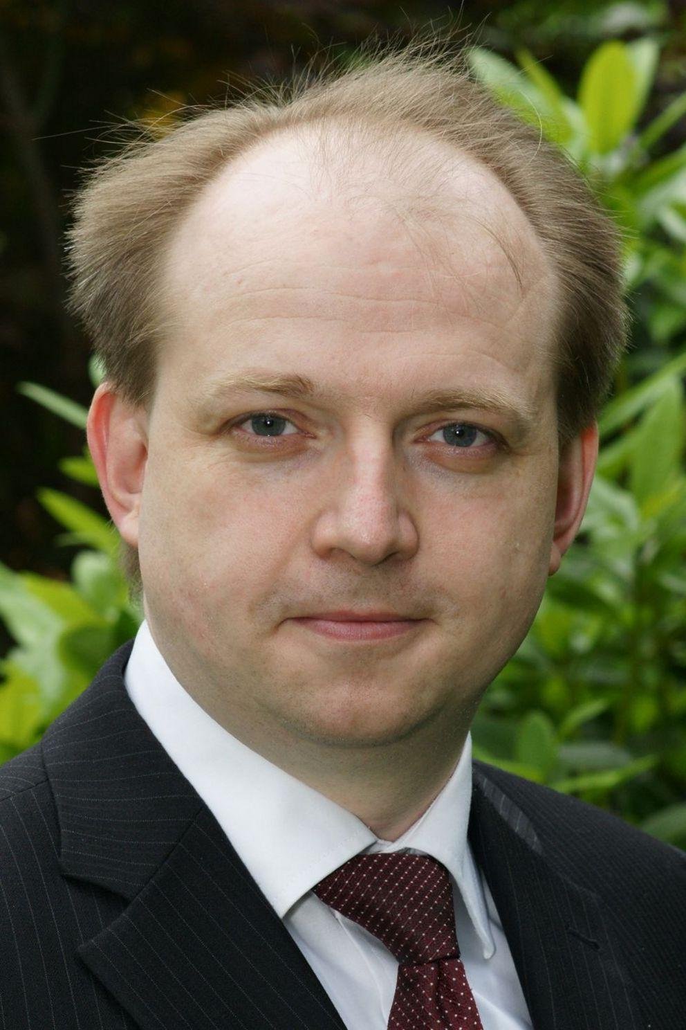 Dr. Dr. Hans Martin Sieg Dr. Dr. Hans Martin Sieg