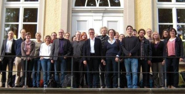 Gruppenfoto der Stipendiatinnen und Stipendiaten mit den Fördernden