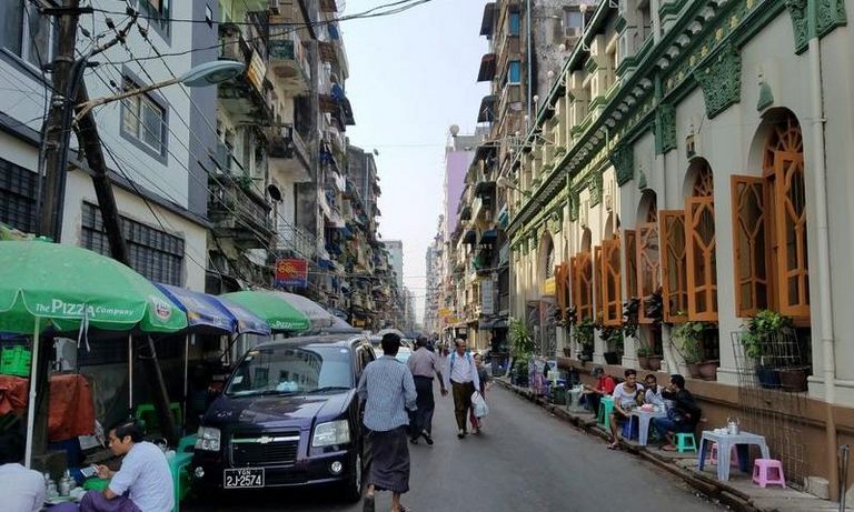 Straße in Yangon