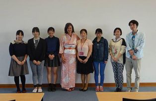 Überraschung der Studierenden der Musashi-Universität in Japan, Oktober 2015