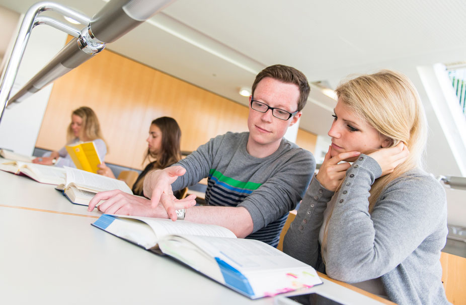Studierende der Universität Passau Studierende der Universität Passau