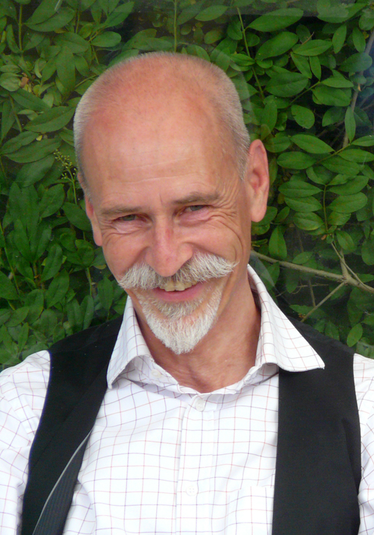 Dr. Christoph Bellot