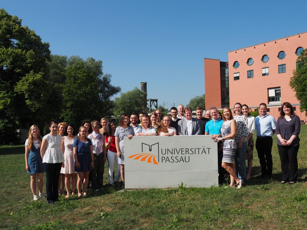 Foto der Teilnehmerinnen und Teilnehmer sowie der Dozierenden des Sommerseminars 2018