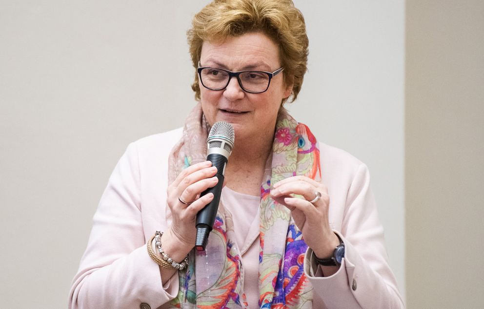 Junge Europäerinnen und Europäer sollen "Offenheit lernen, anstatt sich vor der Globalisierung zu fürchten", so Monika Hohlmeier bei "Wissenschaft trifft Praxis" an der Universität Passau. Foto: Universität Passau